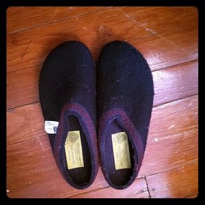 Authentic stegman slip on clogs